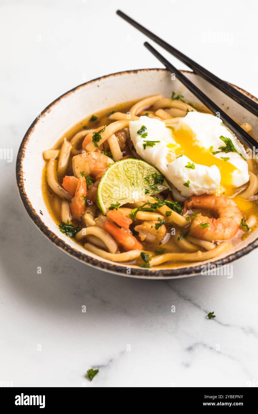 Dans un bol de Ramen Soupe Wagyu Banque D'Images