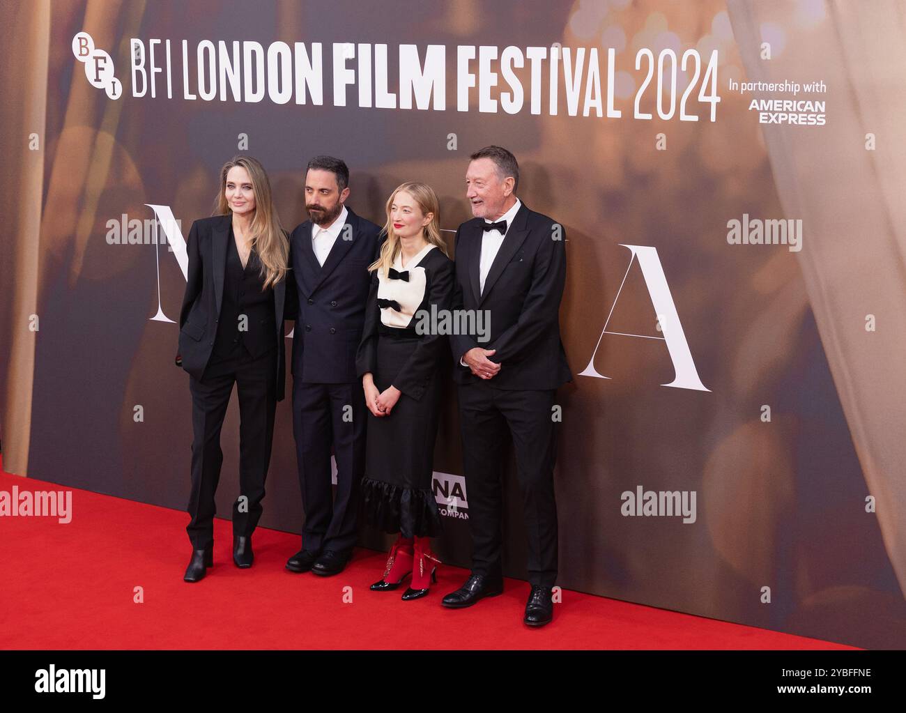 Londres, Royaume-Uni. 18 octobre 2024. Londres, Royaume-Uni, 18 octobre 2024. Angelina jolie, Pablo Larraín, Alba Rohrwacher et Steven Knight assistent au Gala "Maria" Headline lors du 68e Festival du film de Londres au Royal Festival Hall le 18 octobre 2024 à Londres, Angleterre, Royaume-Uni. Crédit : S.A. / Alamy Live News crédit : S.A. / Alamy Live News Banque D'Images