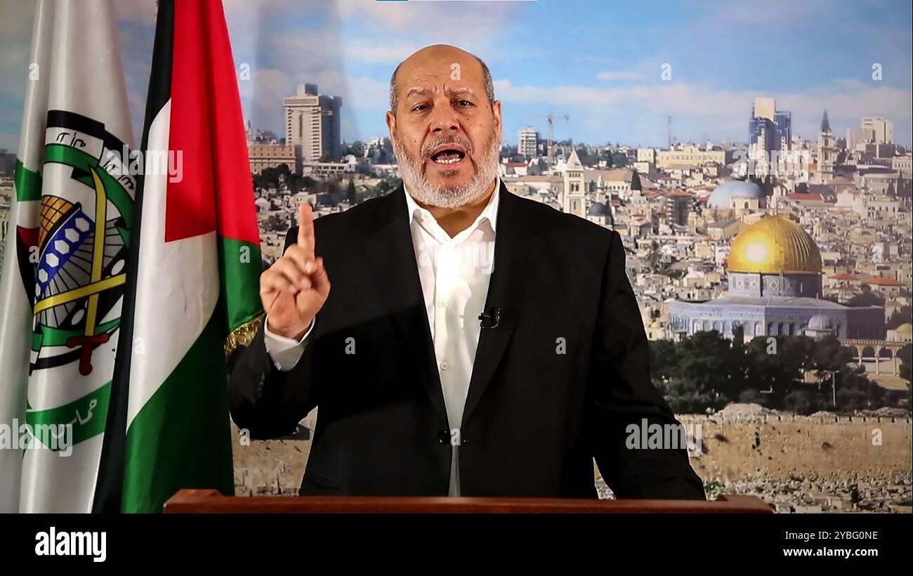 Gaza. 18 octobre 2024. Une capture d'image prise par Hamas Al- ? QSA TV montre Khalil Al-Hayya est un dirigeant du Hamas, Al-Hayya a déclaré dans son communiqué vidéo vendredi a confirmé la mort du dirigeant Yahya Sinwar vendredi 18 octobre 2024l. Photo par Al-Aqsa TV/UPI crédit : UPI/Alamy Live News Banque D'Images