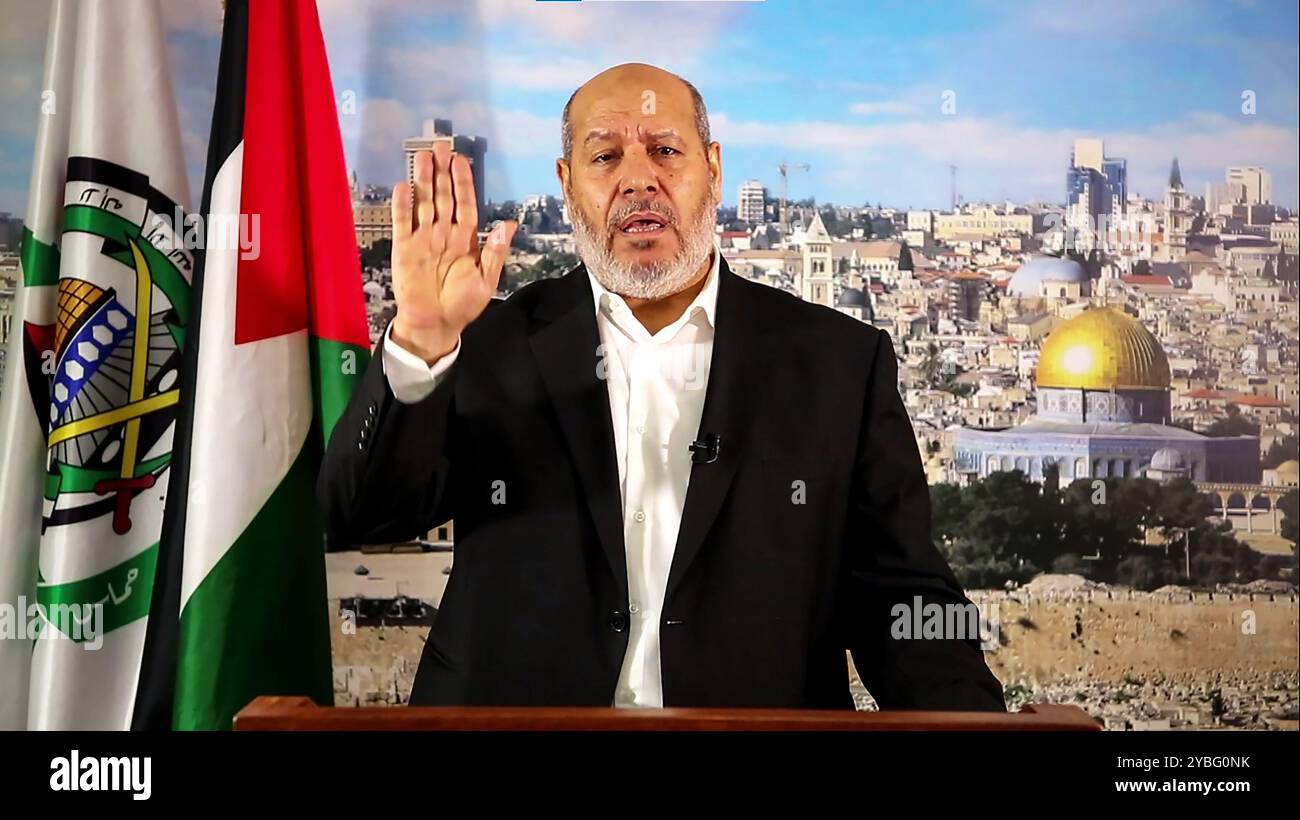 Gaza. 18 octobre 2024. Une capture d'image prise par Hamas Al- ? QSA TV montre Khalil Al-Hayya est un dirigeant du Hamas, Al-Hayya a déclaré dans son communiqué vidéo vendredi a confirmé la mort du dirigeant Yahya Sinwar vendredi 18 octobre 2024l. Photo par Al-Aqsa TV/UPI crédit : UPI/Alamy Live News Banque D'Images