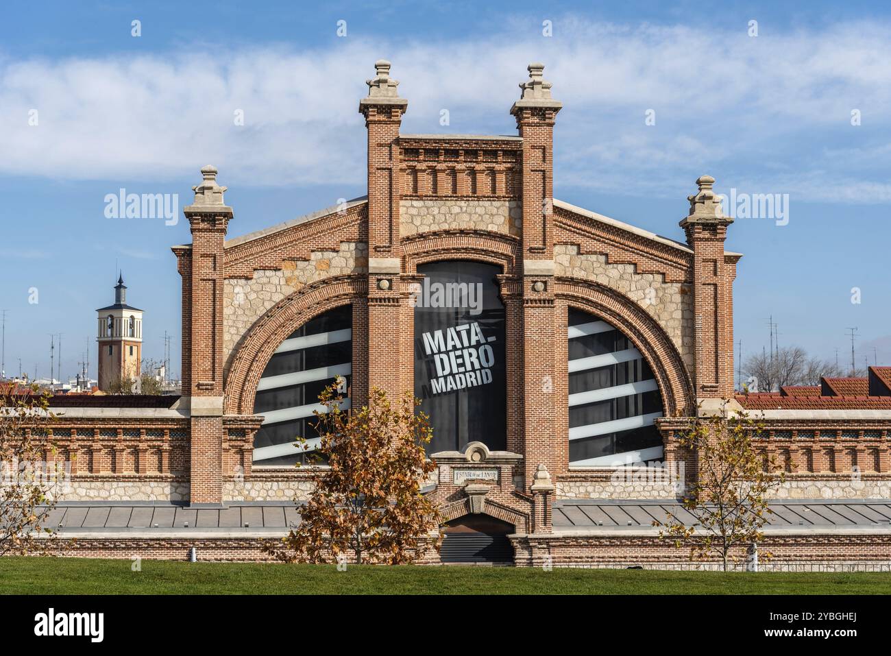 Madrid, Espagne, 9 décembre 2019 : Centre culturel Matadero à Madrid Rio. Matadero Madrid est un ancien abattoir dans le quartier Arganzuela, qui Banque D'Images