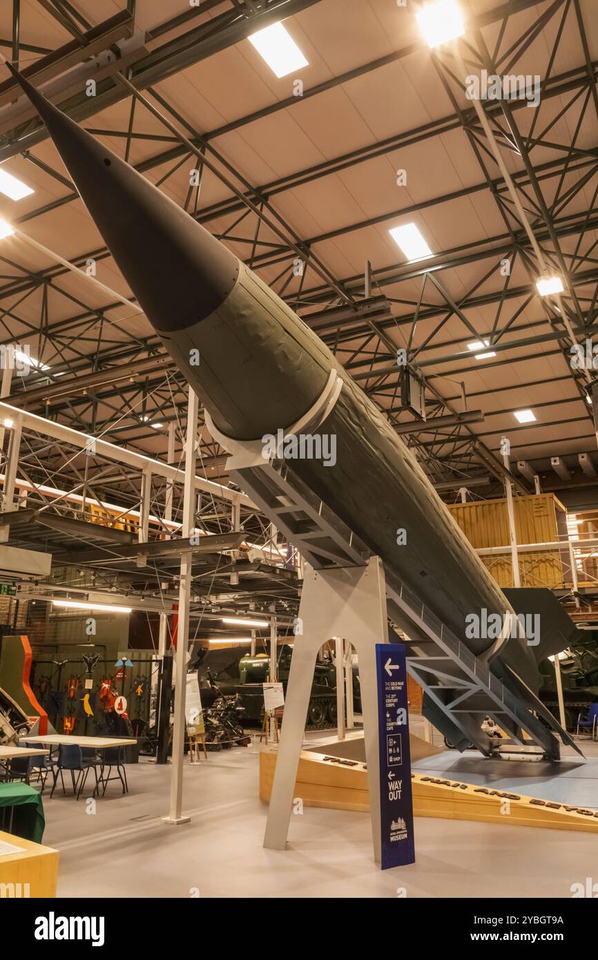 Angleterre, Kent, Gillingham, le Royal Engineers Museum, la seconde Guerre mondiale la fusée V-2 allemande le premier missile balistique du monde Banque D'Images