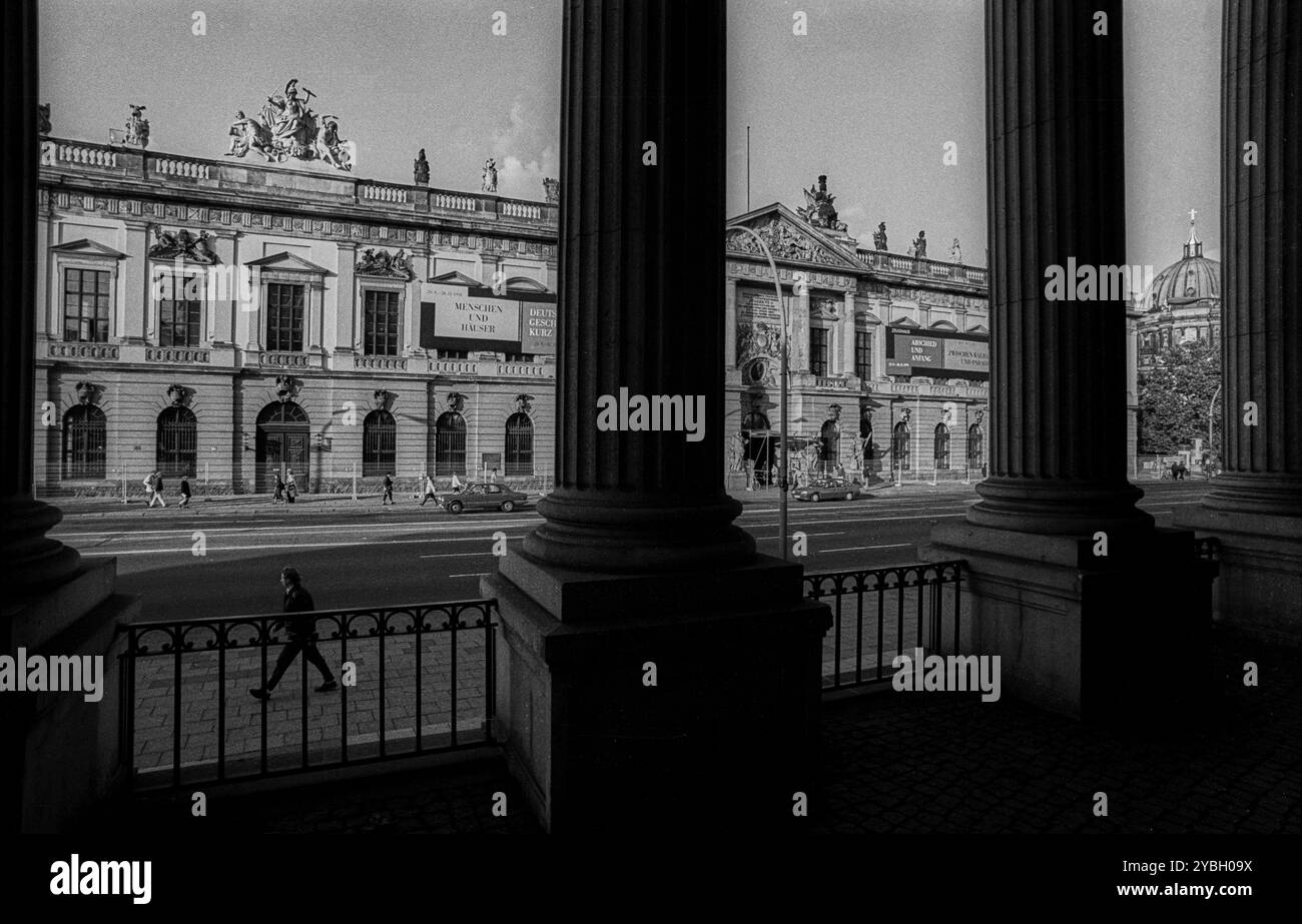 Allemagne, Berlin, 15 octobre 1991, Zeughaus (Musée historique allemand), exposition personnes et maisons, Europe Banque D'Images