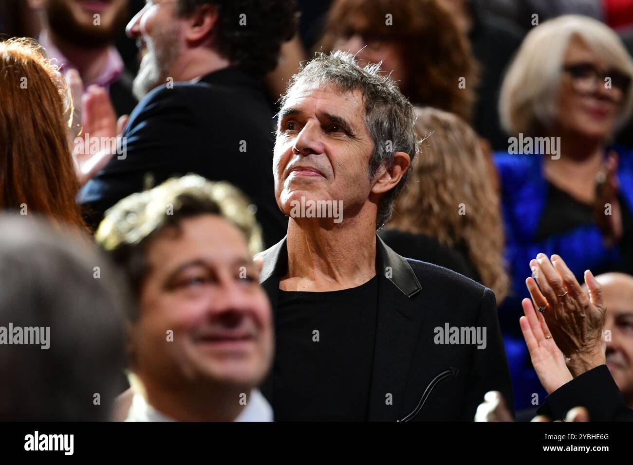 Lyon, France. 19 octobre 2024. Julien Clerc à la cérémonie de remise des prix du festival de lumière à Lyon, France, le 19 octobre 2024. (Photo de Romain Doucelin/NurPhoto) crédit : NurPhoto SRL/Alamy Live News Banque D'Images