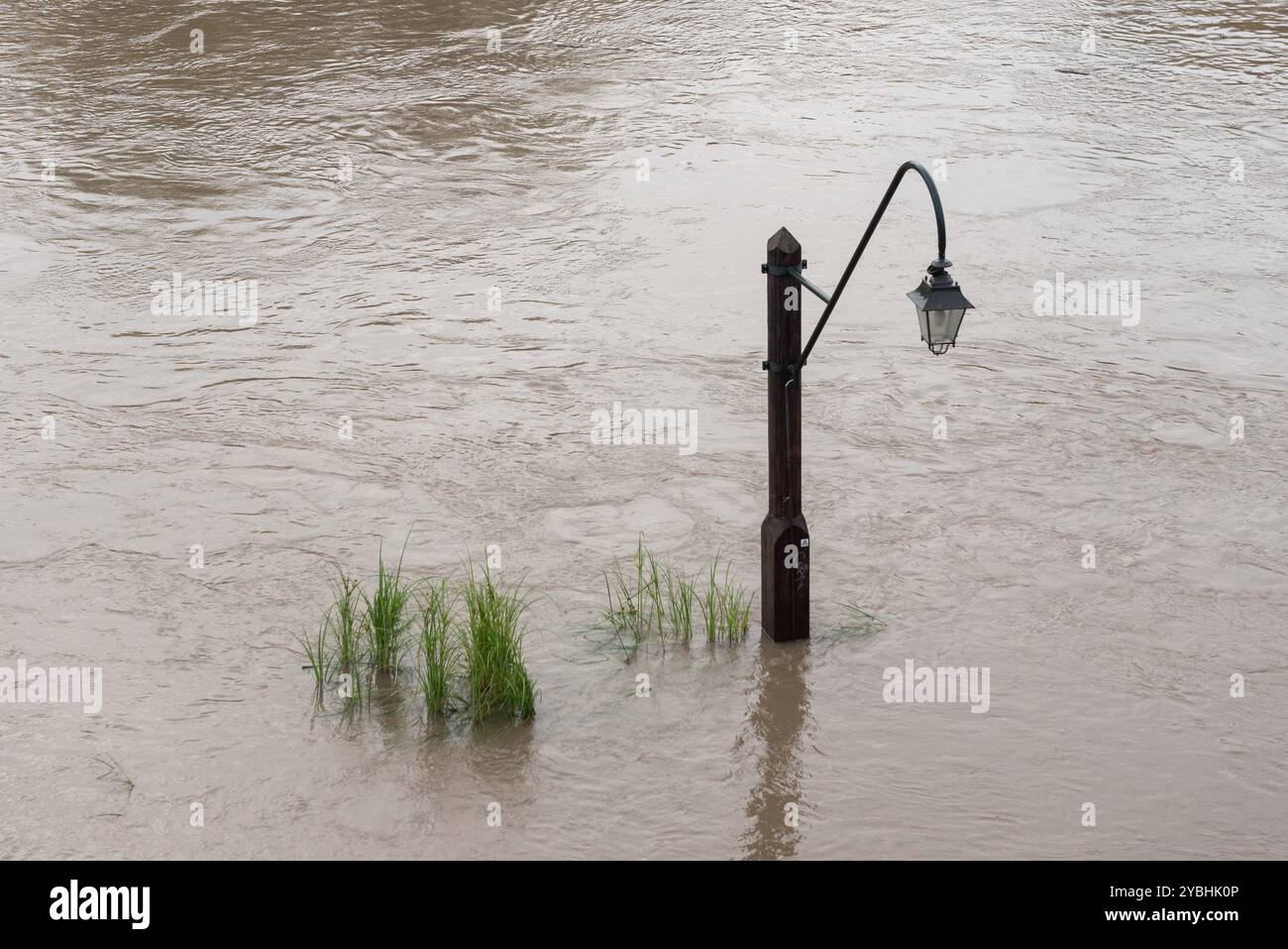 Torino, Italie. 19 octobre 2024. Esondazione del fiume po presso i Murazzi di Torino, Italie. - Cronaca - Sabato 19 ottobre 2024 - (photo Matteo SECCI/LaPresse) crue du po à Murazzi à Turin, Italie - Actualités - samedi 19 octobre 2024 - (photo Matteo SECCI/LaPresse) crédit : LaPresse/Alamy Live News Banque D'Images
