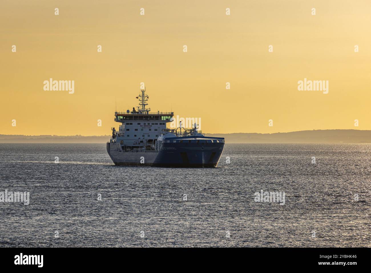 Le pétrolier de bitume Baltic Narval se dirige vers les quais d'Avonmouth par temps clair Banque D'Images