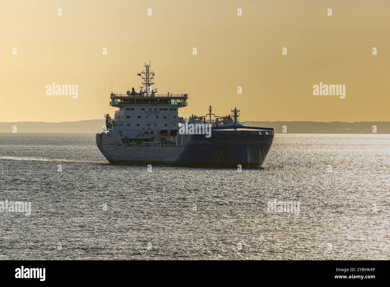 Le pétrolier de bitume Baltic Narval se dirige vers les quais d'Avonmouth par temps clair Banque D'Images