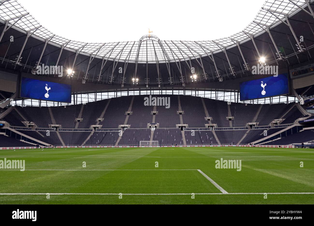 Londres, Royaume-Uni. 19 octobre 2024. Pré-match au Tottenham Hotspur contre West Ham United EPL match, au Tottenham Hotspur Stadium, Londres, Royaume-Uni le 19 octobre 2024. Crédit : Paul Marriott/Alamy Live News Banque D'Images