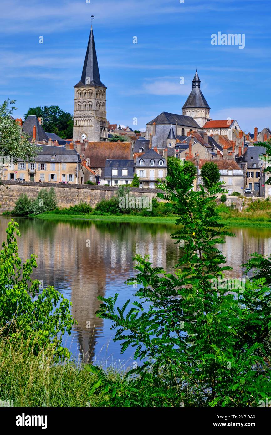 France, Nièvre (58), la Charité-sur-Loire, chemin de Saint-Jacques-de-Compostelle, église notre-Dame, vallée de la Loire Banque D'Images