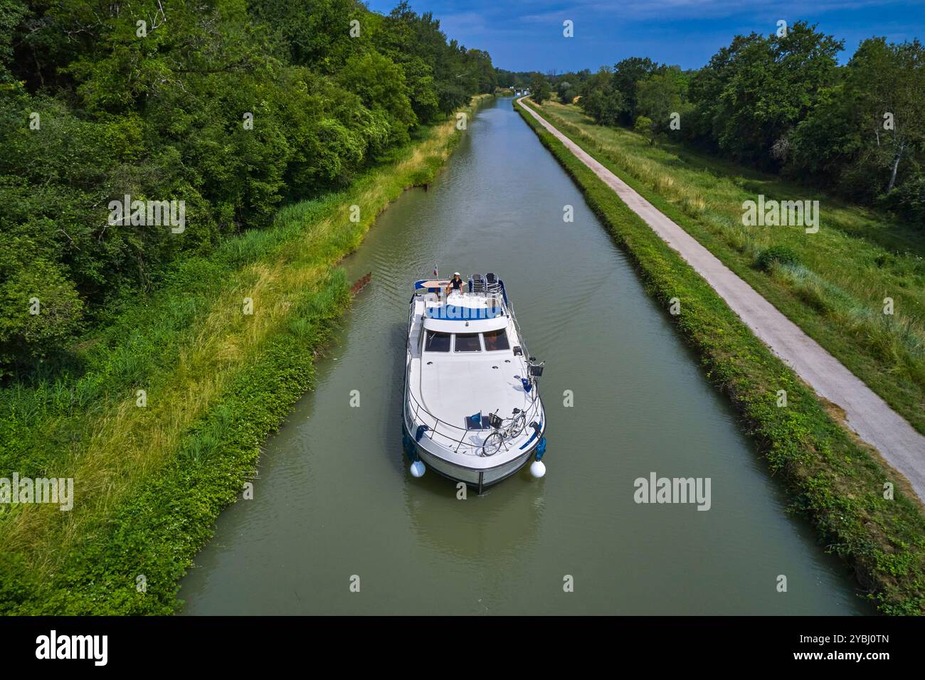 France, Loiret (45), tourisme fluvial sur le canal latéral de la Loire Banque D'Images