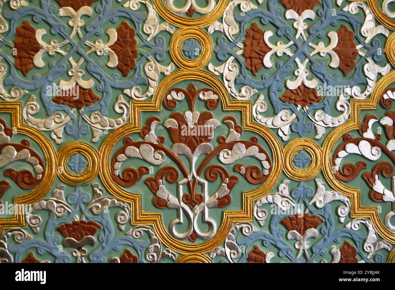 Intérieurs du complexe Besh Khovli. Peinture décorative en stuc sur les murs. XIX siècle Banque D'Images