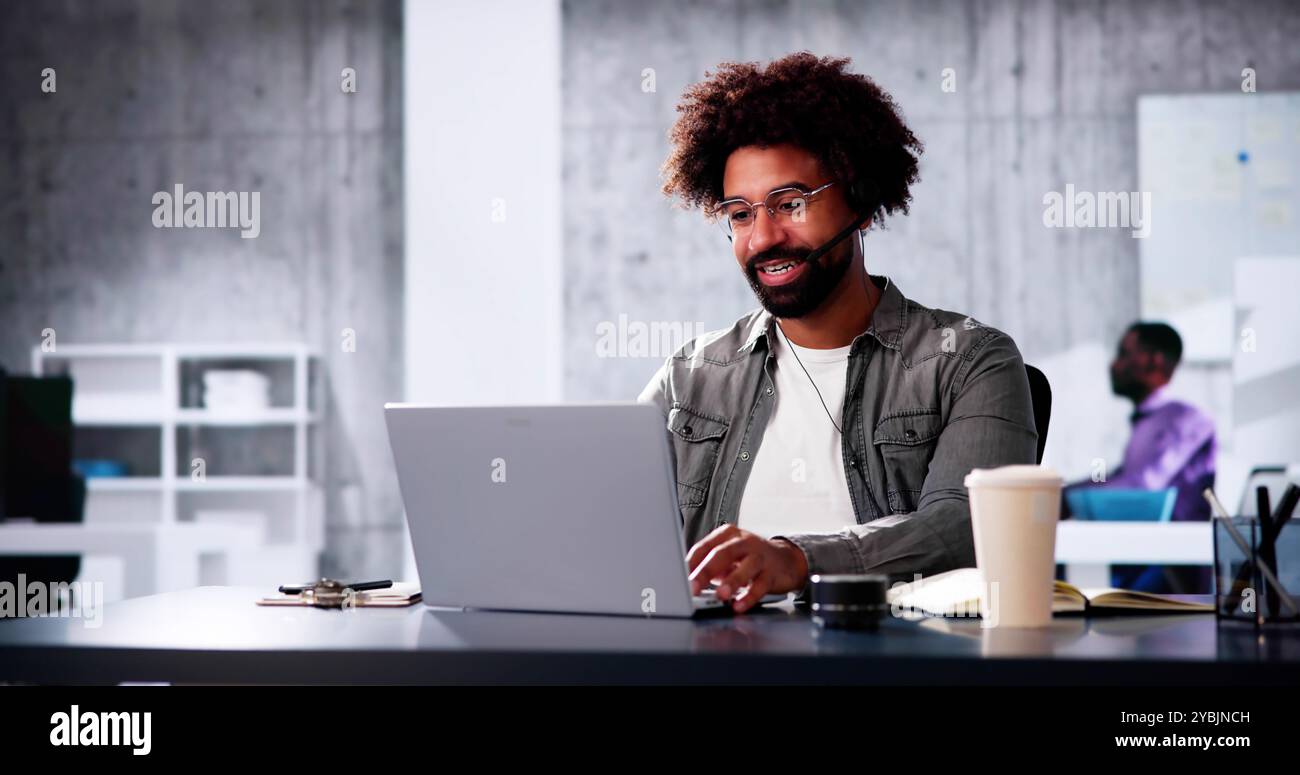 Centre d'appels Service clientèle Agent afro-américain Banque D'Images