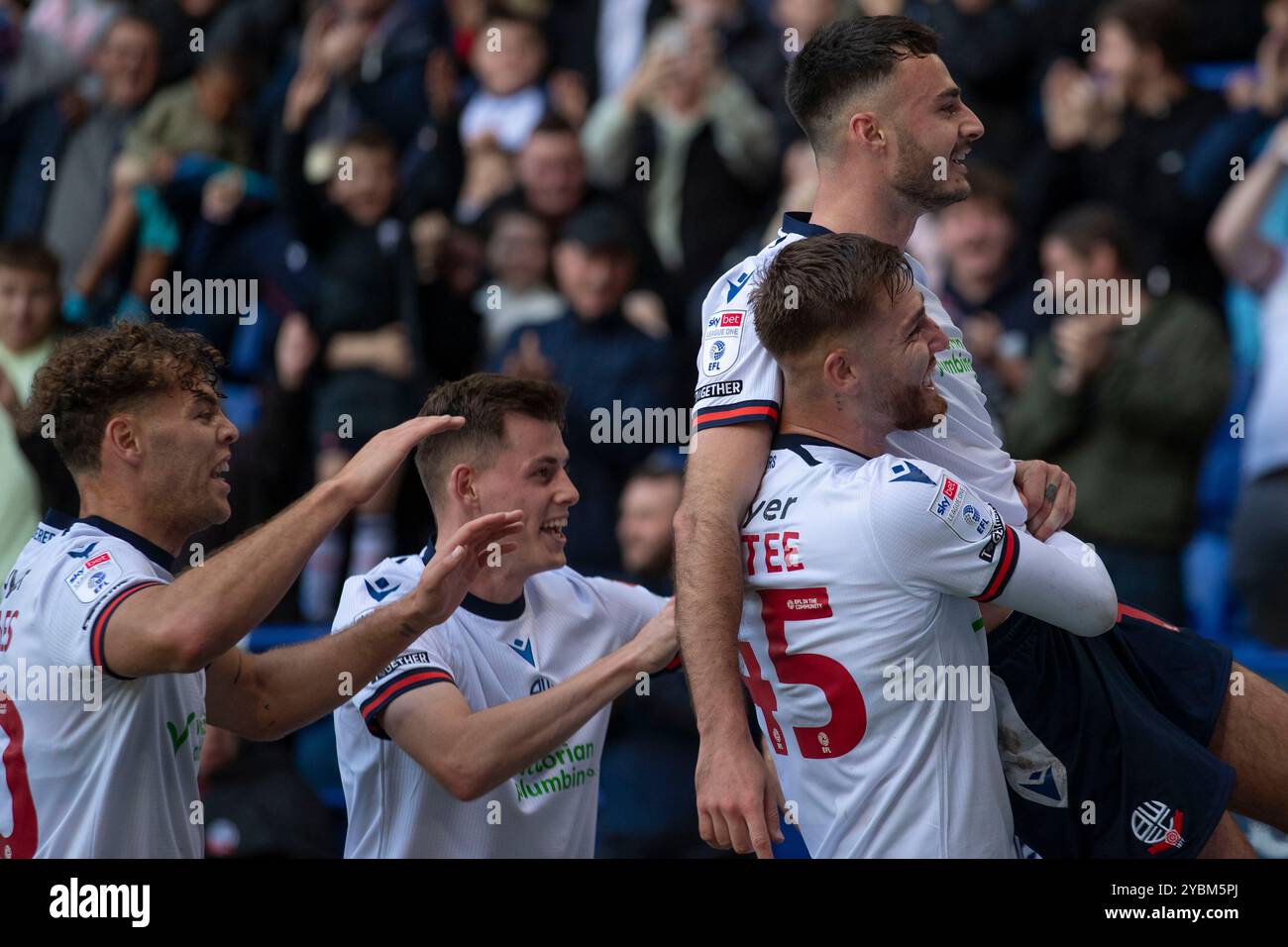 Toughsheet Stadium, Bolton le samedi 19 octobre 2024. Aaron Collins #19 du Bolton Wanderers FC célèbre son but lors du match de Sky Bet League 1 entre Bolton Wanderers et Burton Albion au Toughsheet Stadium de Bolton le samedi 19 octobre 2024. (Photo : Mike Morese | mi News) crédit : MI News & Sport /Alamy Live News Banque D'Images