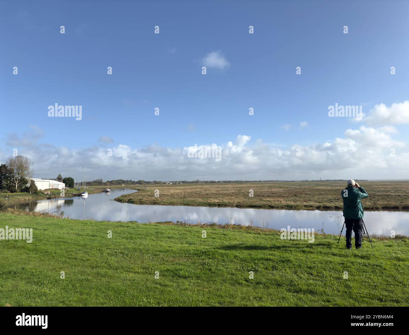 Observation des oiseaux dans Lytham Quays et Ribble estuaire, Lytham St Annes, Fylde dans le Lancashire, Angleterre, Royaume-Uni Banque D'Images