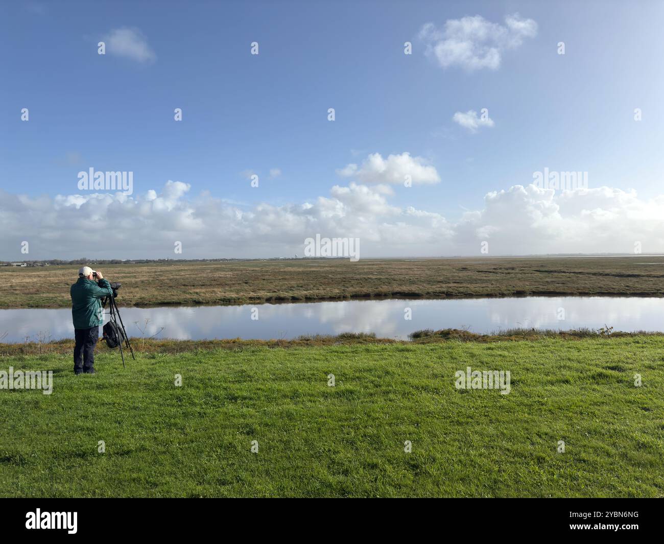 Observation des oiseaux dans Lytham Quays et Ribble estuaire, Lytham St Annes, Fylde dans le Lancashire, Angleterre, Royaume-Uni Banque D'Images