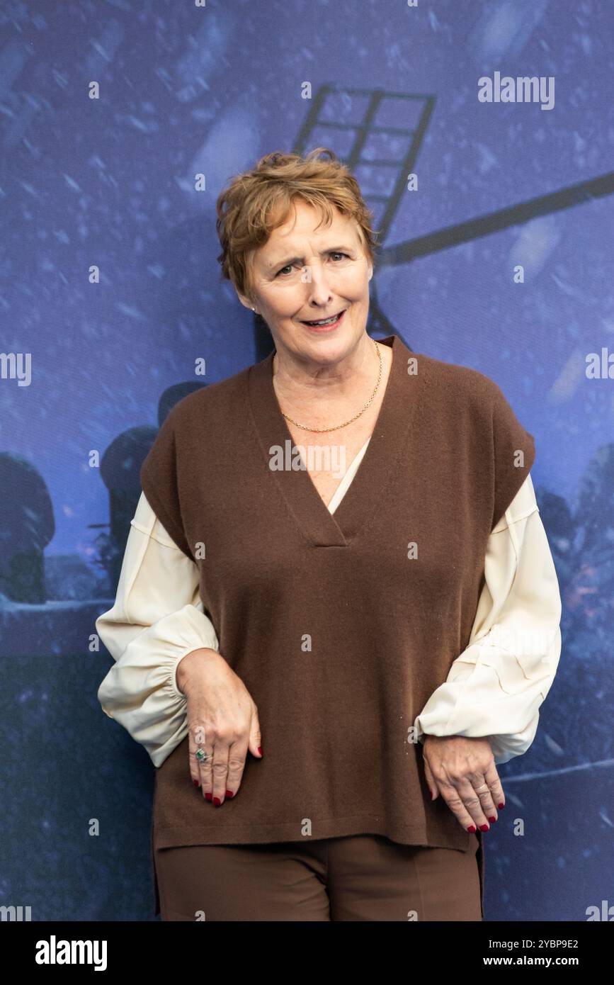 Londres, 19 octobre 2024, Fiona Shaw sur le tapis rouge pour ce Noël au BFI London film Festival. Crédit : Alamy Live News/Lou Morris Banque D'Images