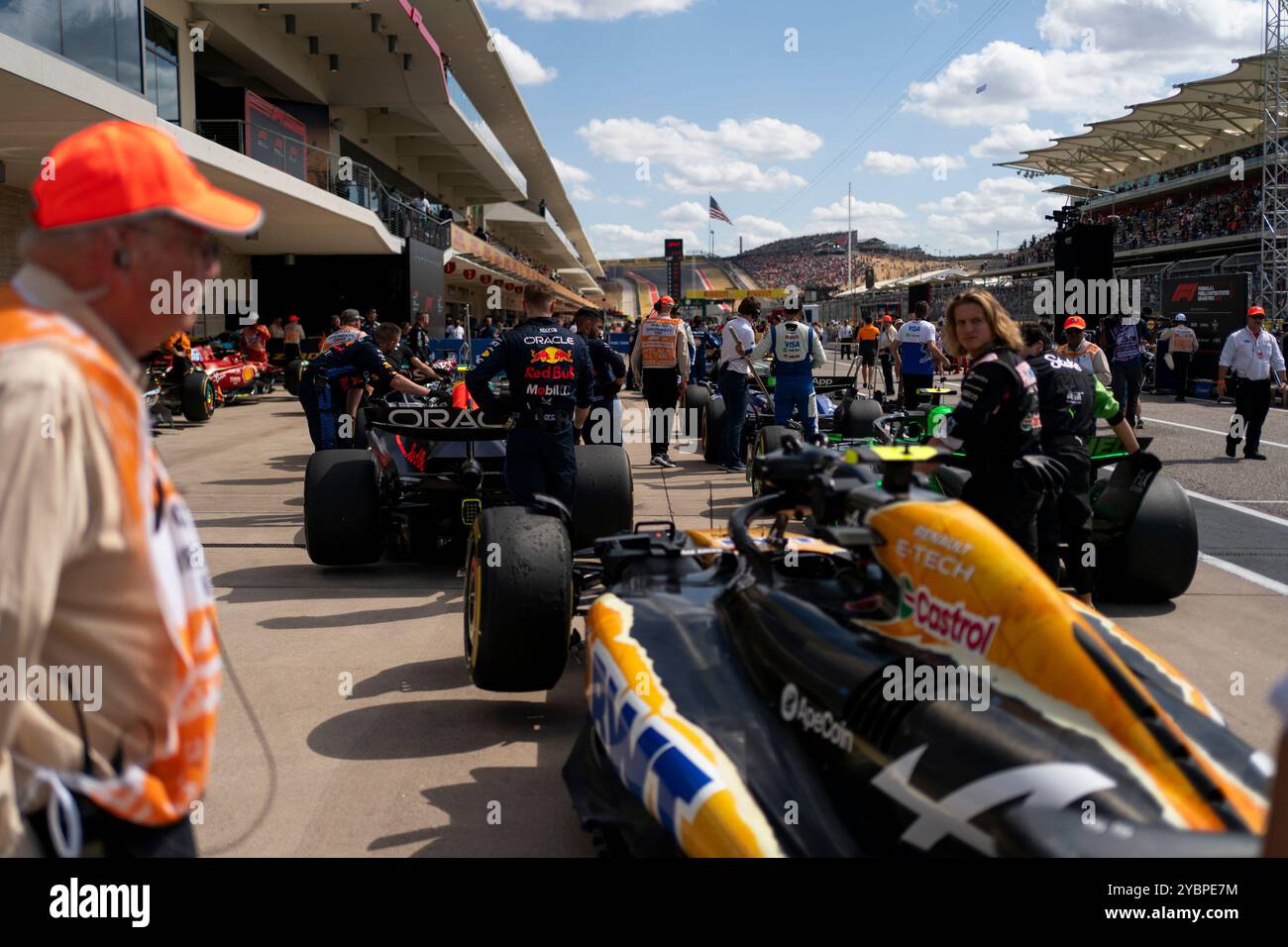Austin, États-Unis. 19 octobre 2024. Des voitures sont vues après la course de sprint au Grand Prix de formule 1 des États-Unis sur le circuit des Amériques à Austin, Texas, le samedi 19 octobre 2024. Photo de Greg Nash/UPI crédit : UPI/Alamy Live News Banque D'Images