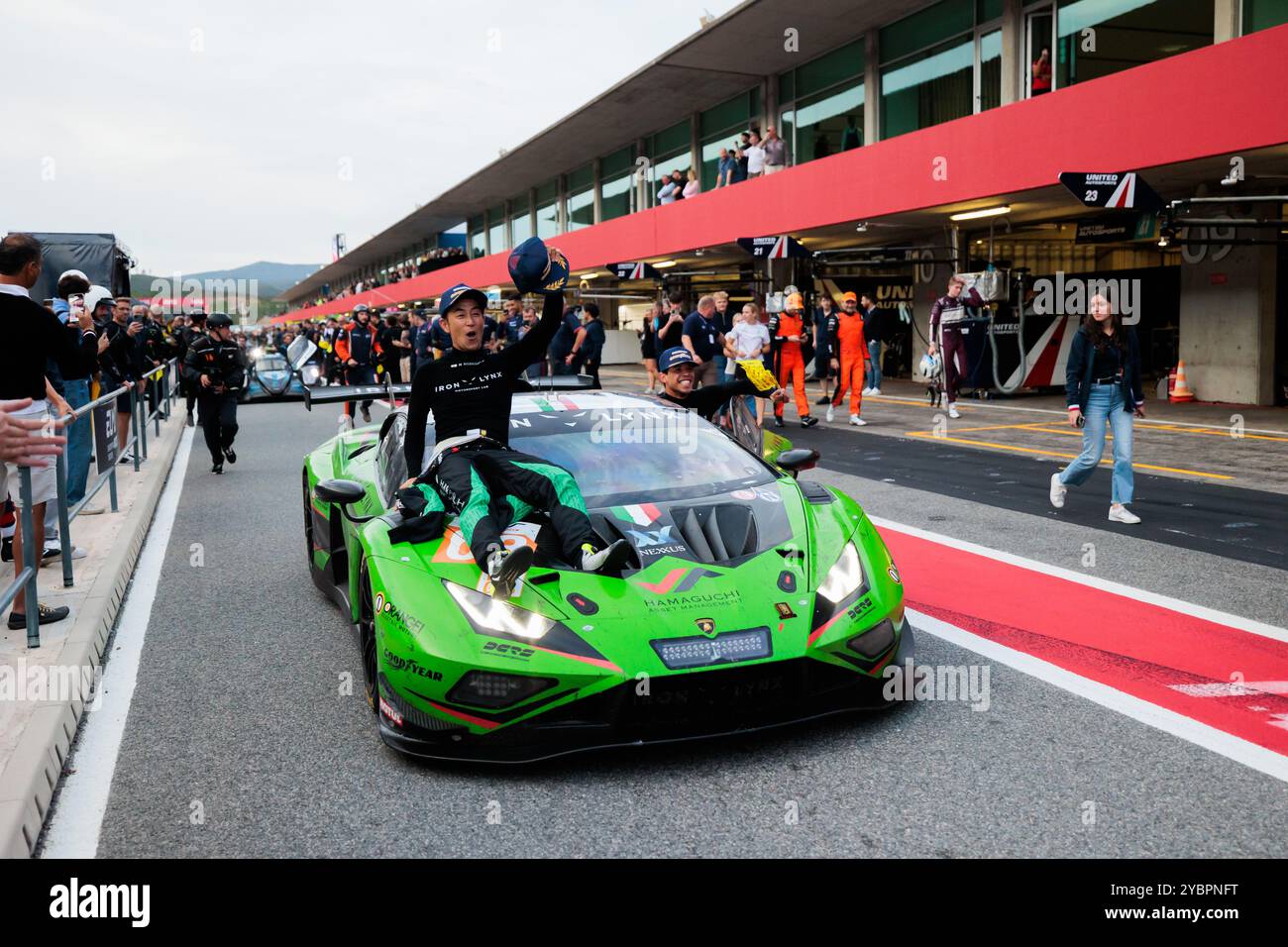 Célébration de 63 HAMAGUCHI Hiroshi (jpn), JEFFERIES Axcil (ZWE), CALDARELLI Andrea (mco), Iron Lynx, Lamborghini Huracan LMGT3 evo2, portrait pendant les 4 heures de Portimao 2024, 6ème manche de la série européenne le Mans 2024 sur le circuit International de l'Algarve du 16 au 19 octobre 2024 à Portimao, Portugal Banque D'Images