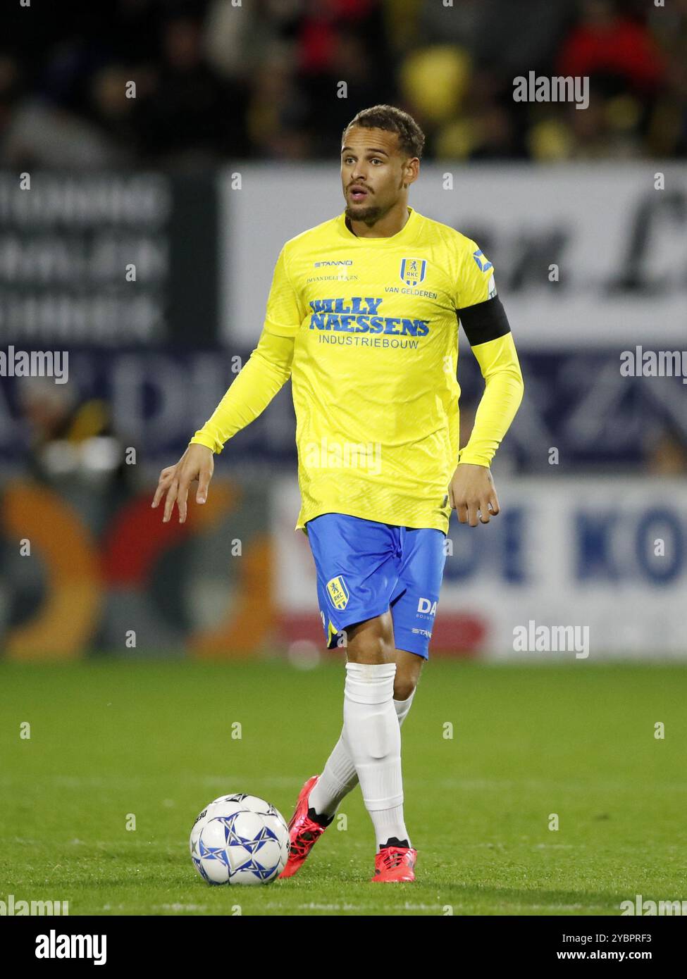 WAALWIJK - Liam van Gelderen du RKC Waalwijk lors du match Néerlandais Eredivisie entre le RKC Waalwijk et le FC Twente au Mandemakers Stadium le 19 octobre 2024 à Waalwijk, pays-Bas. ANP BART STOUTJESDIJK Banque D'Images