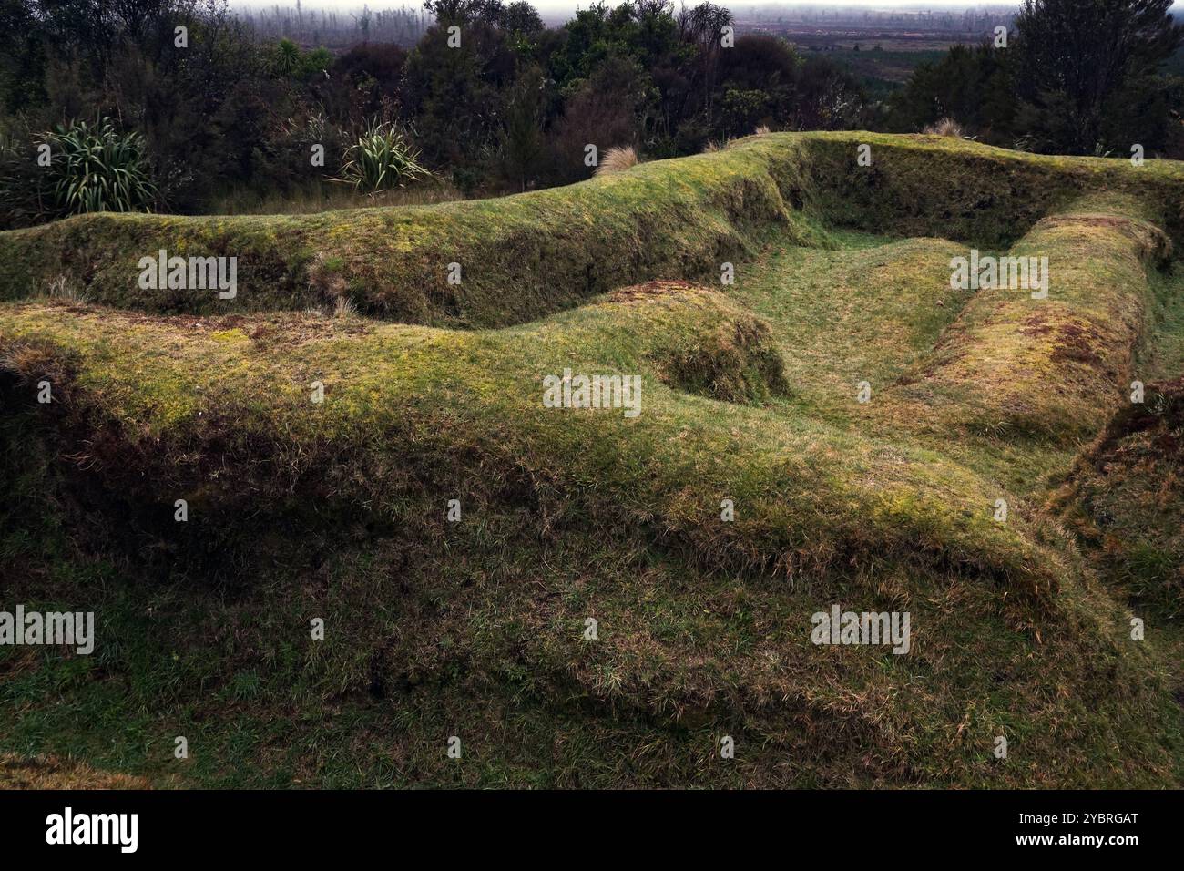 District de Ruapehu, Nouvelle-Zélande. Te Porere redoute par un jour couvert hivernal Banque D'Images