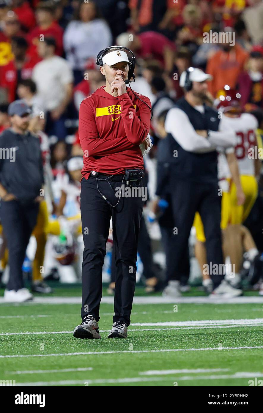 College Park MD, États-Unis. 19 octobre 2024. Lincoln Riley, entraîneur-chef des Trojans de l'Université de Californie du Sud, lors d'un match de football de la NCAA entre les Terrapins de l'Université du Maryland et les Trojans de l'Université de Californie du Sud au SECU Stadium de College Park MD. Justin Cooper/CSM/Alamy Live News Banque D'Images