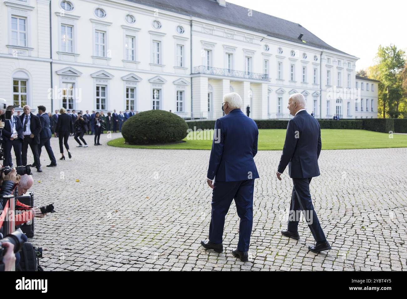 Joe Biden (46e président des États-Unis) est reçu avec honneurs militaires par le président fédéral Frank-Walter Steinmeier (président de la FEDER Banque D'Images