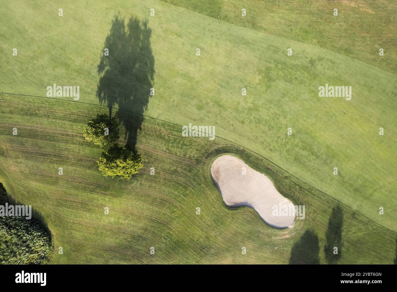 Documentation photographique aérienne d'un terrain vert pour jouer au golf Banque D'Images