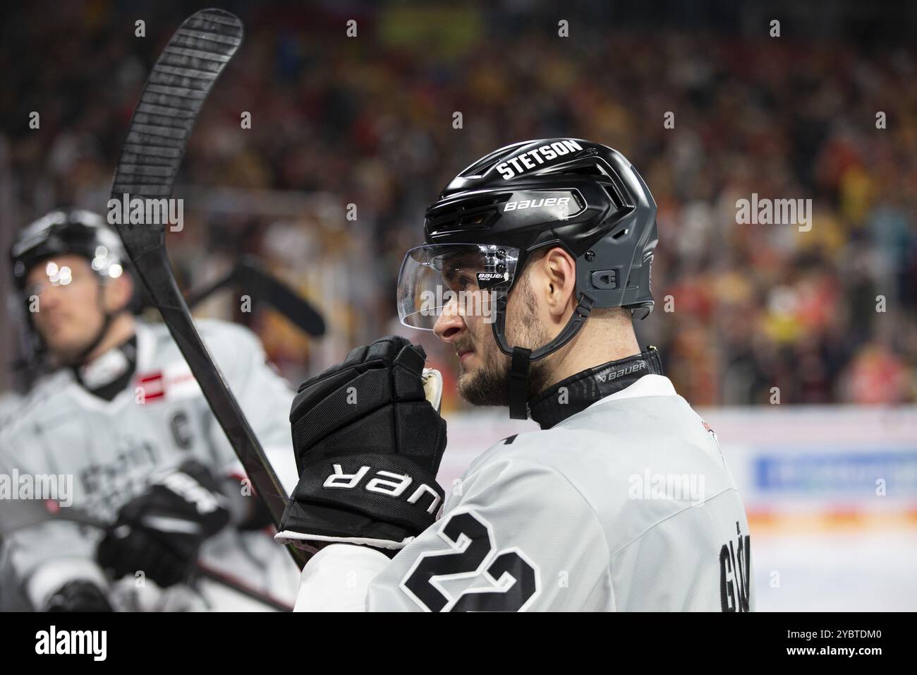 PSD Bank Dome, Duesseldorf, Rhénanie du Nord-Westphalie, Maximilian Gloetzl (Koelner haie, #22), PENNY DEL, Duesseldorfer EG-Koelner haie sur 18/10/2024 at Banque D'Images