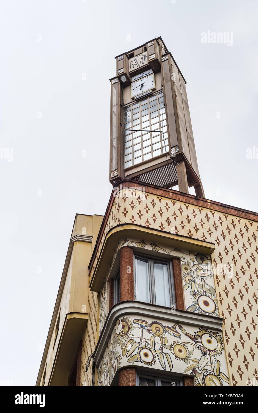 Madrid, Espagne, 4 octobre 2021 : Théâtre Pavon dans la rue Embajadores conçu par Teodoro Anasagasti architecte dans le style architectural Art déco, Europe Banque D'Images