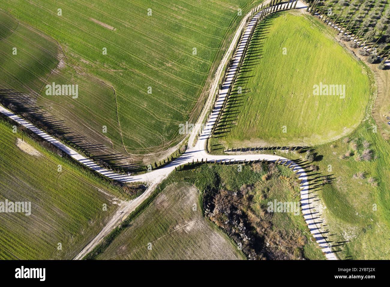 Documentation photographique aérienne d'une route blanche en Toscane Italie Banque D'Images