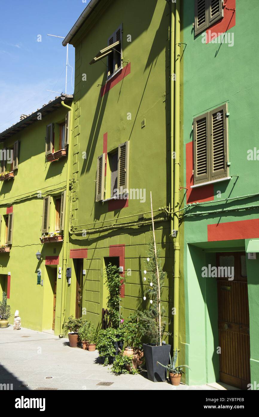 Documentation photographique des maisons colorées de Ghizzano Pise Italie Banque D'Images