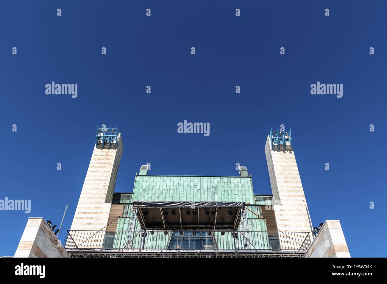 Santander, Espagne, 13 septembre 2020 : Palacio de Festivales ou Palais des Festivales, un célèbre théâtre dans la baie de Santander conçu par l'architecte Oiza, eu Banque D'Images