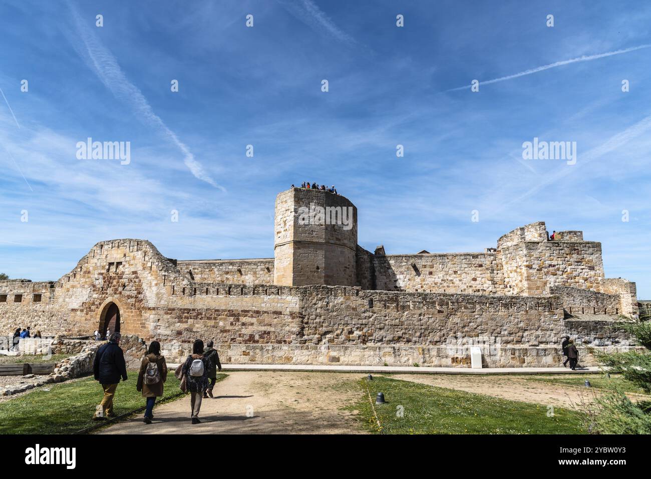 Zamora, Espagne, 7 avril 2023 : vue sur le Château de Zamora une journée printanière ensoleillée, Europe Banque D'Images