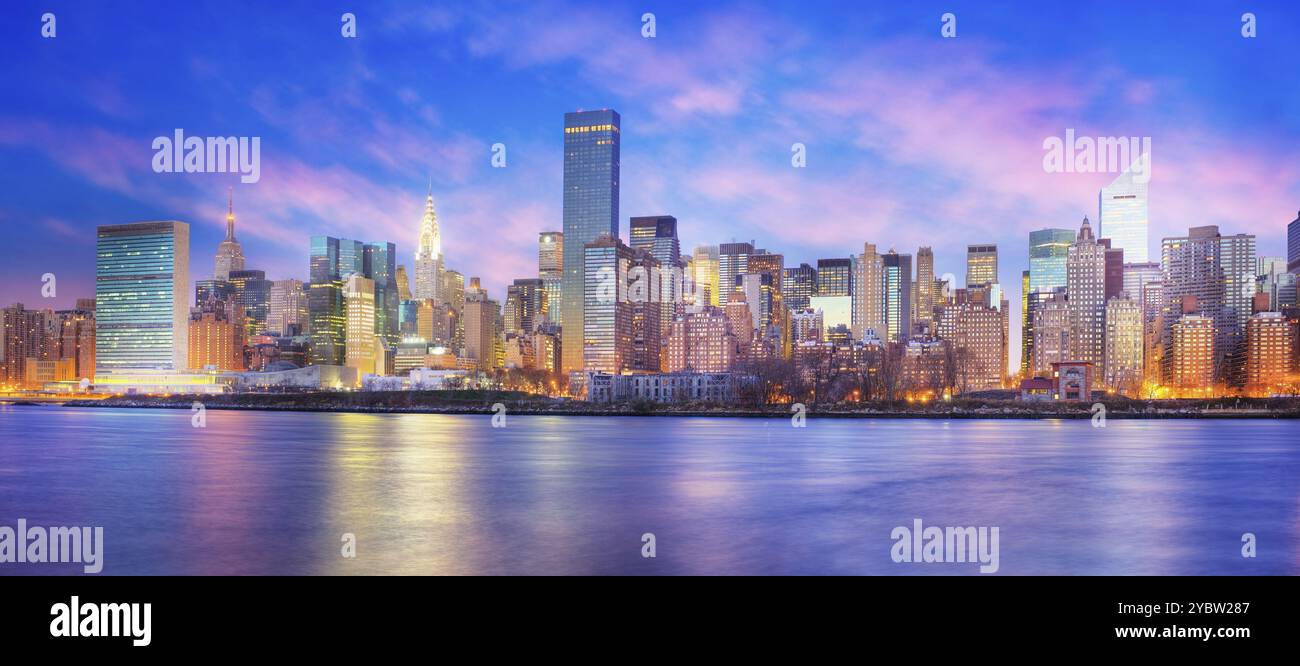 Vue panoramique sur Midtown East New York à l'aube Banque D'Images