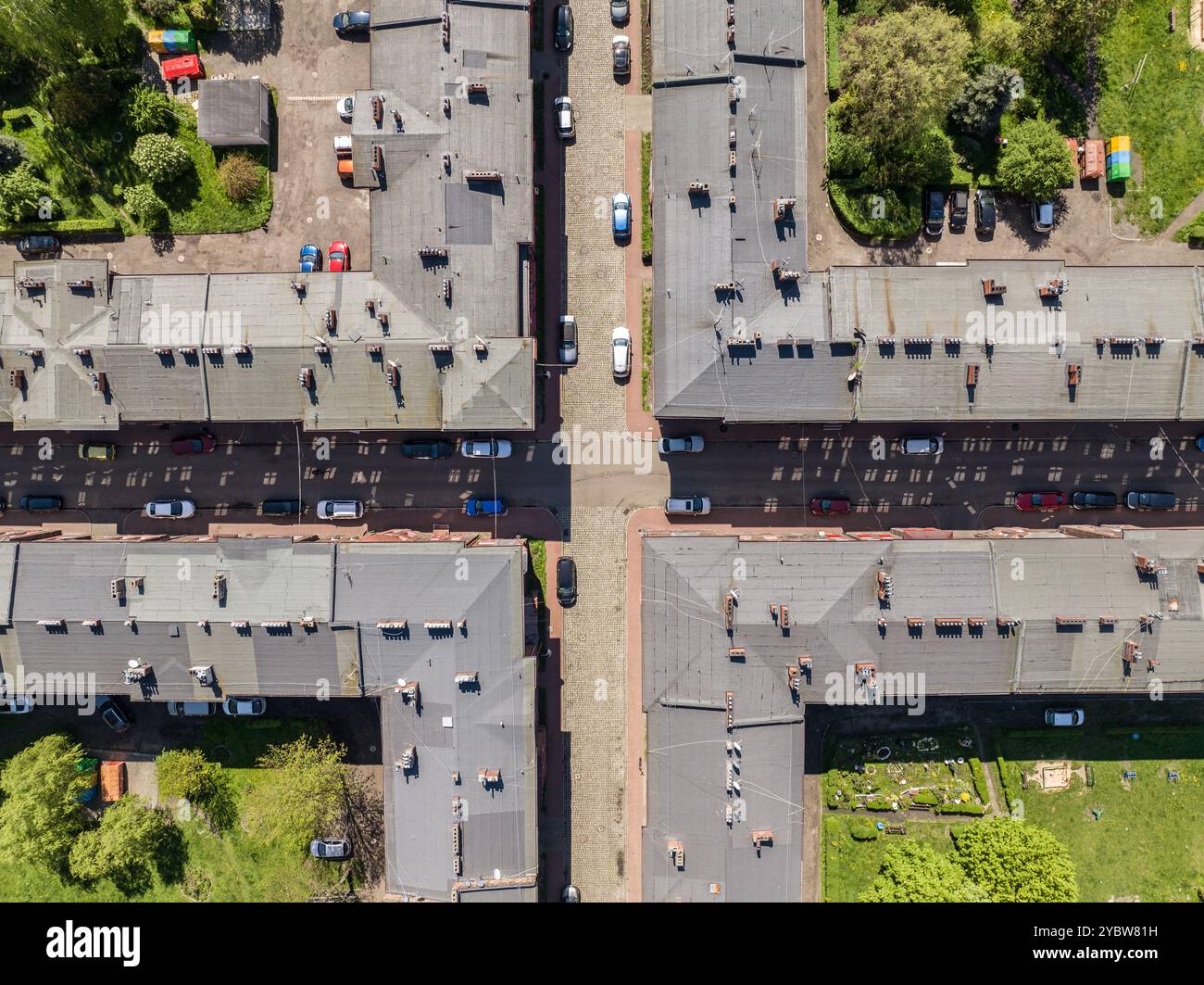 Images de drones aériens du district historique de Nikiszowiec. Vue aérienne drone du domaine historique Nikiszowiec. Vue imprenable sur l'emblématique Archi de brique rouge Banque D'Images