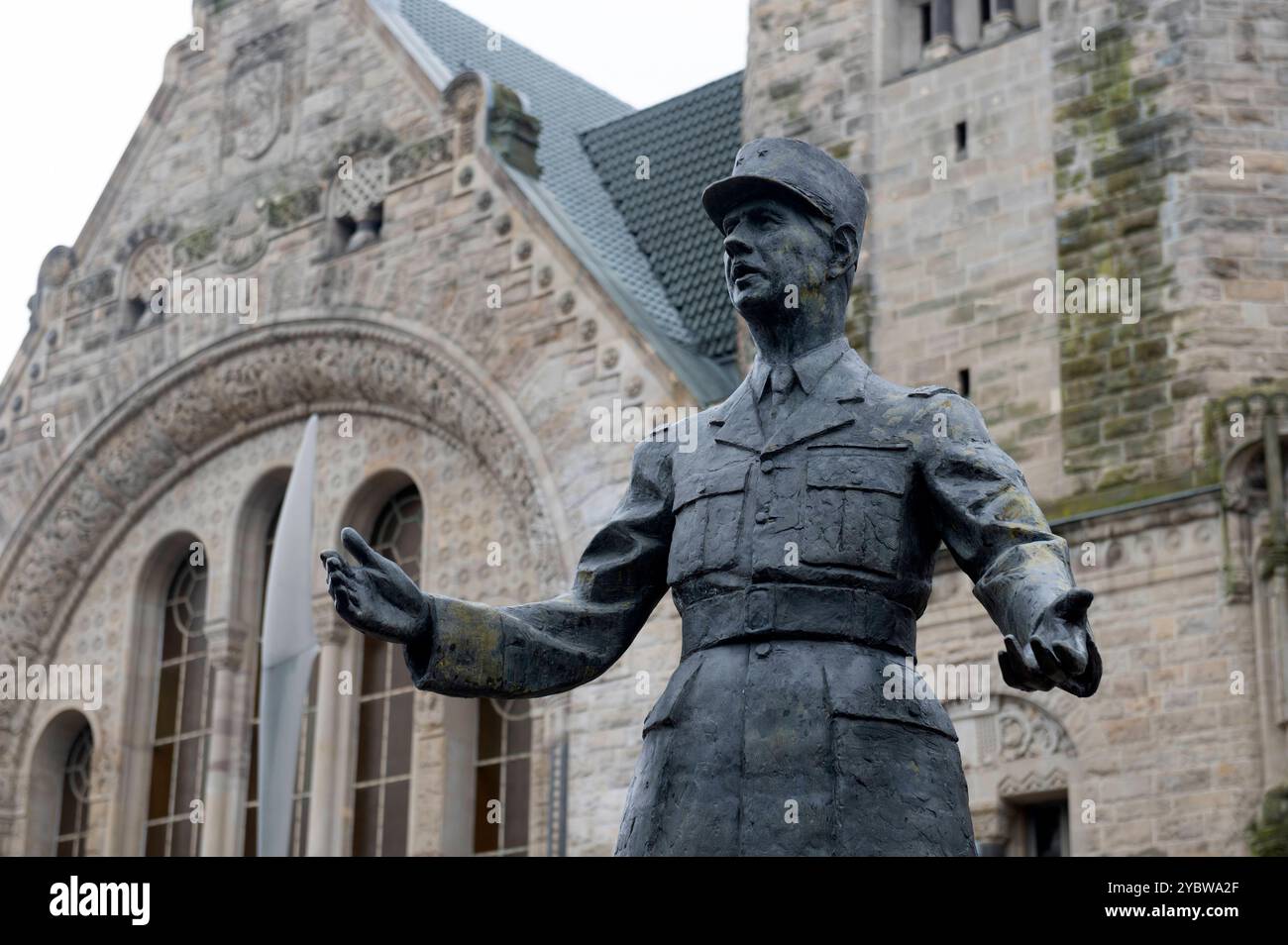 Metz France 30 septembre 2024 Statue du général de Gaulle devant la gare SNCF. président, monument Banque D'Images
