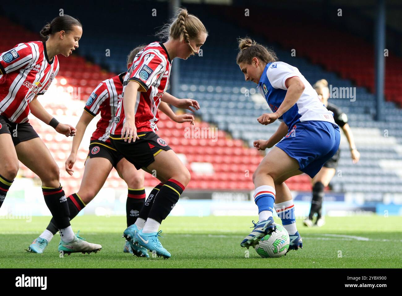 Blackburn, Royaume-Uni. 20 octobre 2024. Ewood Park, Blackburn, Angleterre, 20 octobre 2024 : Maria Edwards (9 Blackburn) contrôle le ballon lors du match du Barclays Womens Championship entre Blackburn Rovers et Sheffield United à Ewood Park à Blackburn, Angleterre. (Sean Chandler/SPP) crédit : photo de presse sportive SPP. /Alamy Live News Banque D'Images