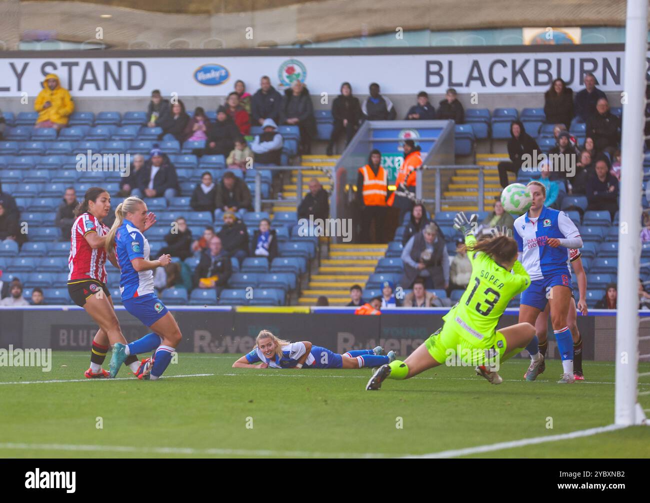 Blackburn, Royaume-Uni. 20 octobre 2024. Maria Farrugia de Sheffield United marque son deuxième but gagnant lors du match de championnat féminin de FA à Ewood Park, Blackburn. Le crédit photo devrait se lire : Simon Bellis/Sportimage crédit : Sportimage Ltd/Alamy Live News Banque D'Images