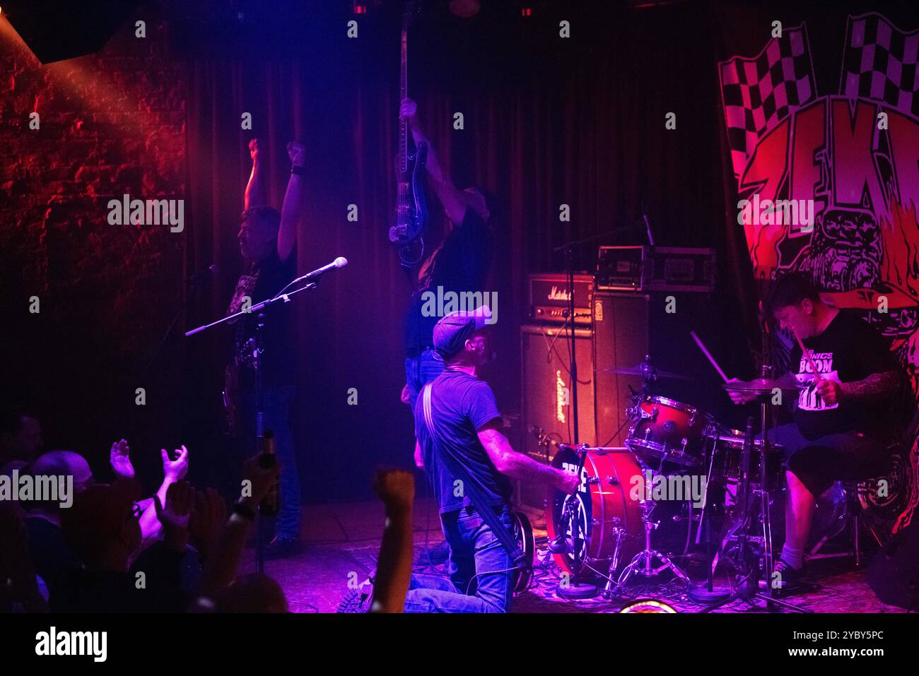 Zeke, le groupe de punk hardcore américain, se produisant à Berlin au Runners Rosk&Motor Club. Banque D'Images