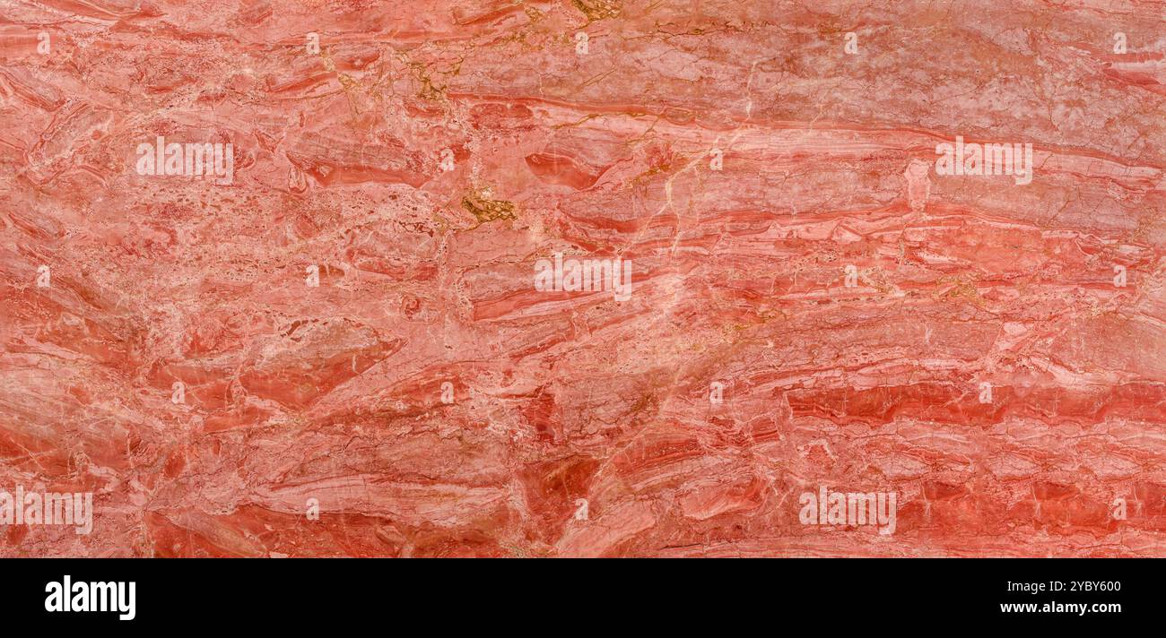 Texture en marbre rouge haute résolution avec une surface lisse et des veines visibles. Texture de marbre rouge naturel avec des veines dorées uniques, idéal pour l'inte de luxe Banque D'Images