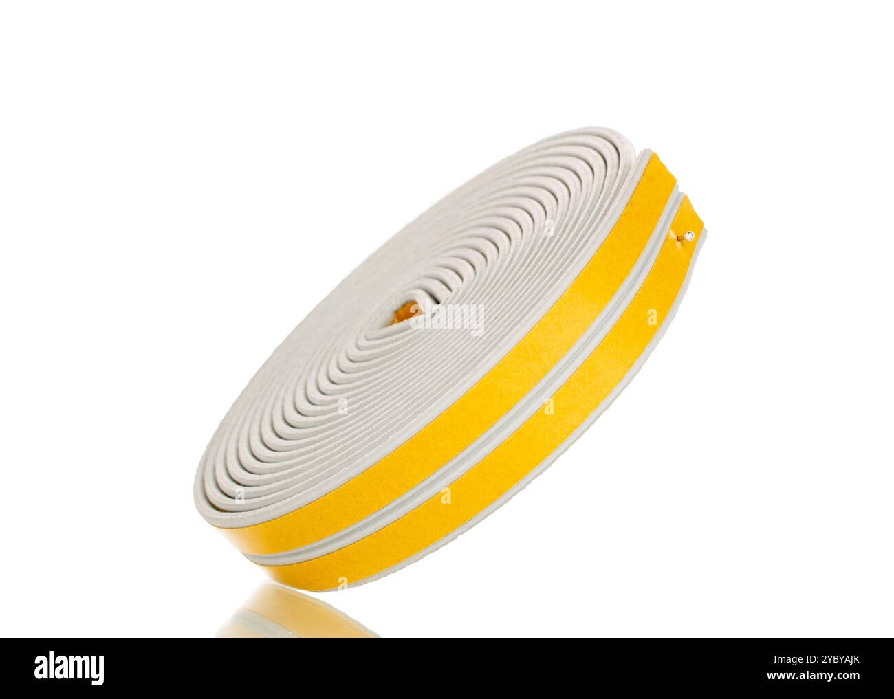 Joints de porte et de fenêtre gros plan, gros plan, isolé sur fond blanc. Banque D'Images