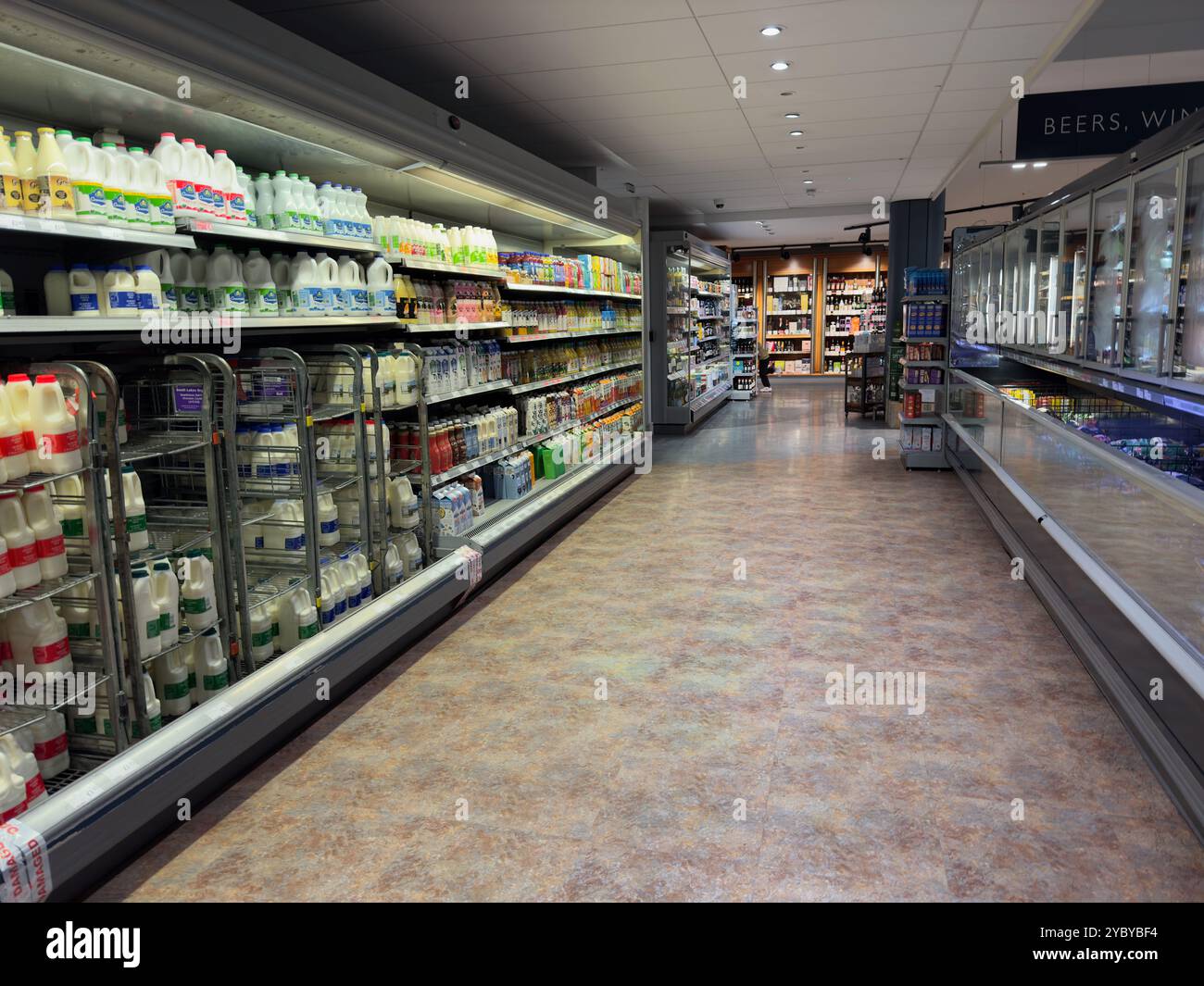 Kiosque à lait dans les cabines, Lytham St Annes, Fylde dans le Lancashire, Angleterre, Royaume-Uni Banque D'Images