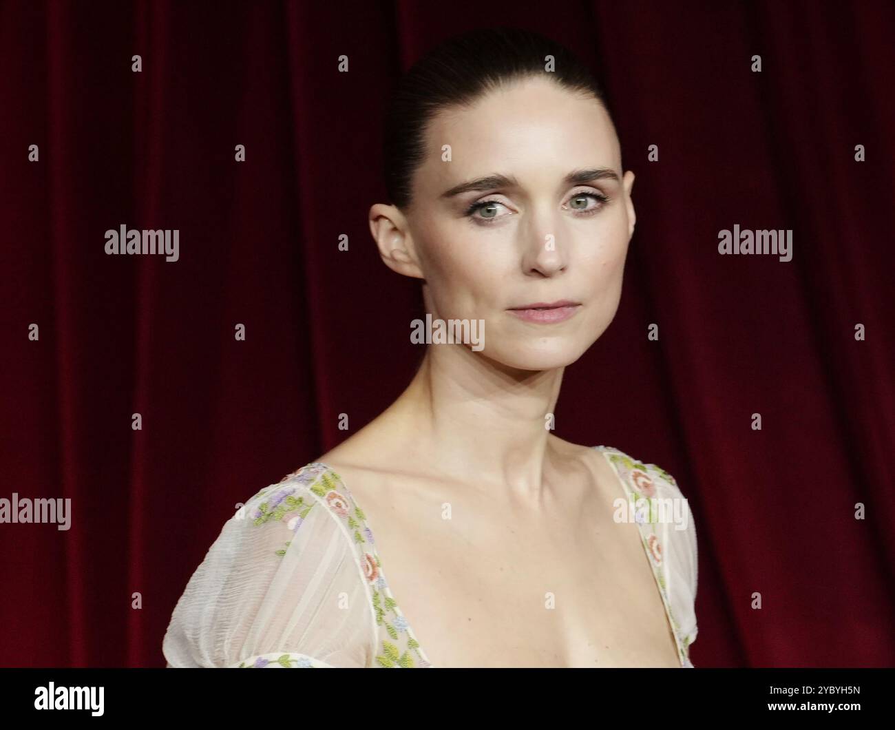 Los Angeles, États-Unis. 19 octobre 2024. Rooney Mara arrive au 4e Gala annuel du musée de l'Académie qui se tient à l'Academy Museum of Motion Pictures à Los Angeles, CA, le samedi 19 octobre 2024. (Photo de Sthanlee B. Mirador/Sipa USA) crédit : Sipa USA/Alamy Live News Banque D'Images