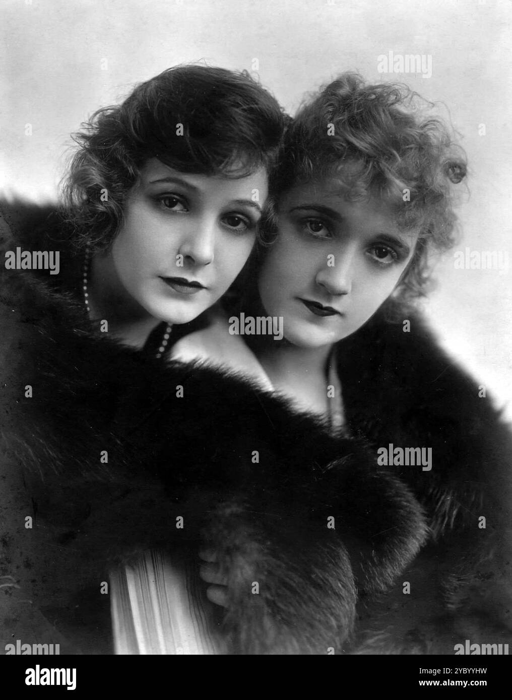 Norma Talmage, Norma Talmadge, (1894-1957), star américaine du cinéma muet Constance Alice Talmadge (1898-1973). Constance Talmage (1898-1973), star américaine du cinéma muet Banque D'Images