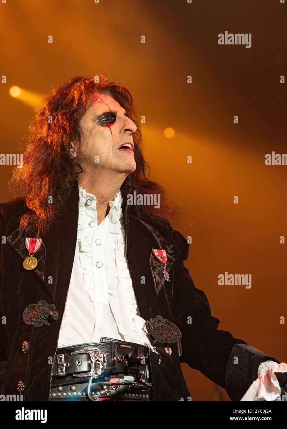 Londres, Royaume-Uni. 20 octobre 2024. Halloween arrive tôt dans l'ouest de Londres alors qu'Alice Cooper donne un spectacle à Hammersmith Apollo. Cristina Massei/Alamy Live News Banque D'Images