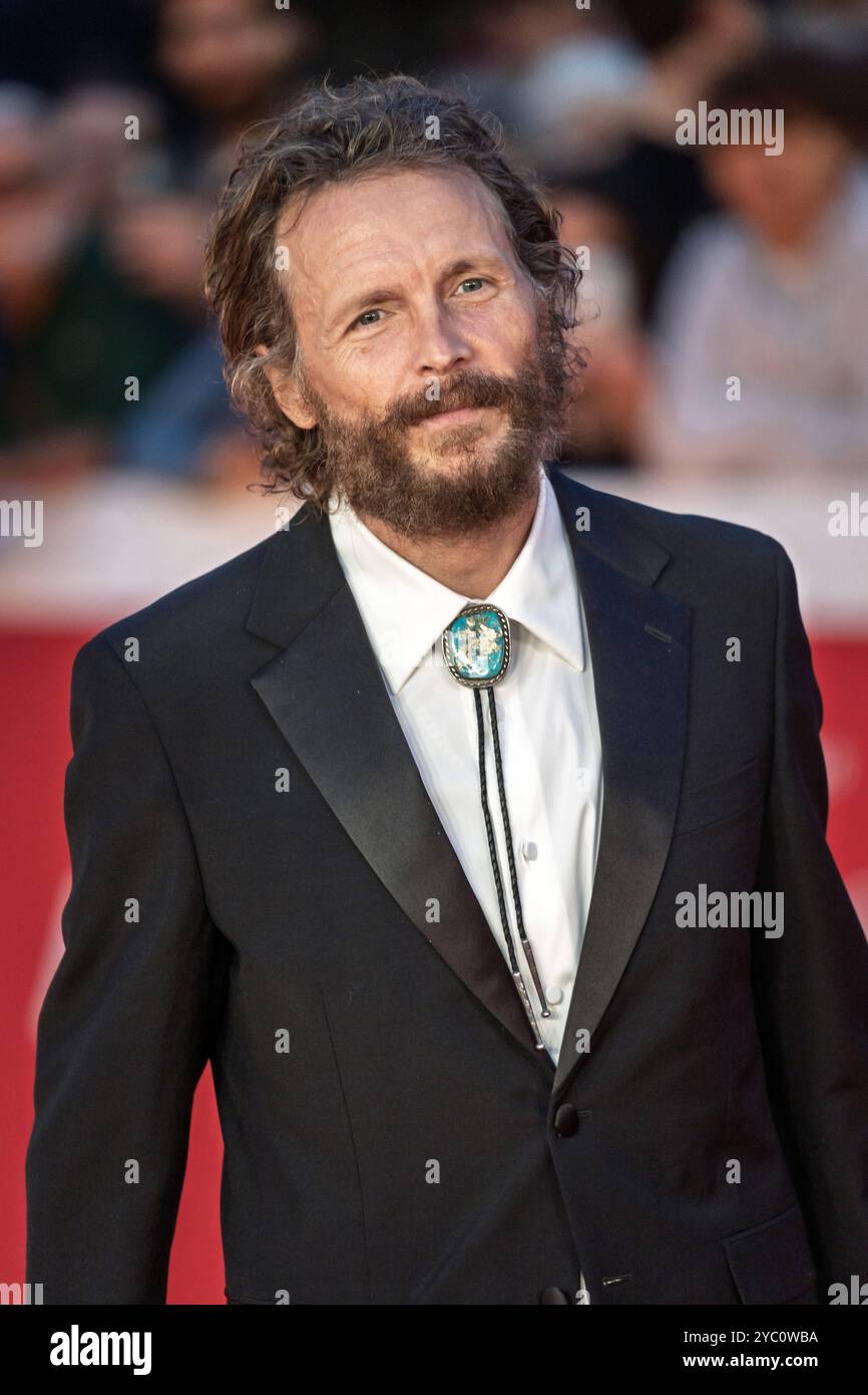 DATE RECORD NON INDIQUÉE Jovanotti pose sur le tapis rouge lors du 19ème Festival International du film de Rome. Rome, Italie - 18 octobre 2024 : Jovanotti assiste au tapis rouge Fino Alla Fine lors du 19e Festival du film de Rome à l'Auditorium Parco Della Musica. Rome RM Italie Copyright : xPhotoxbyxGennaroxLeonardix Banque D'Images