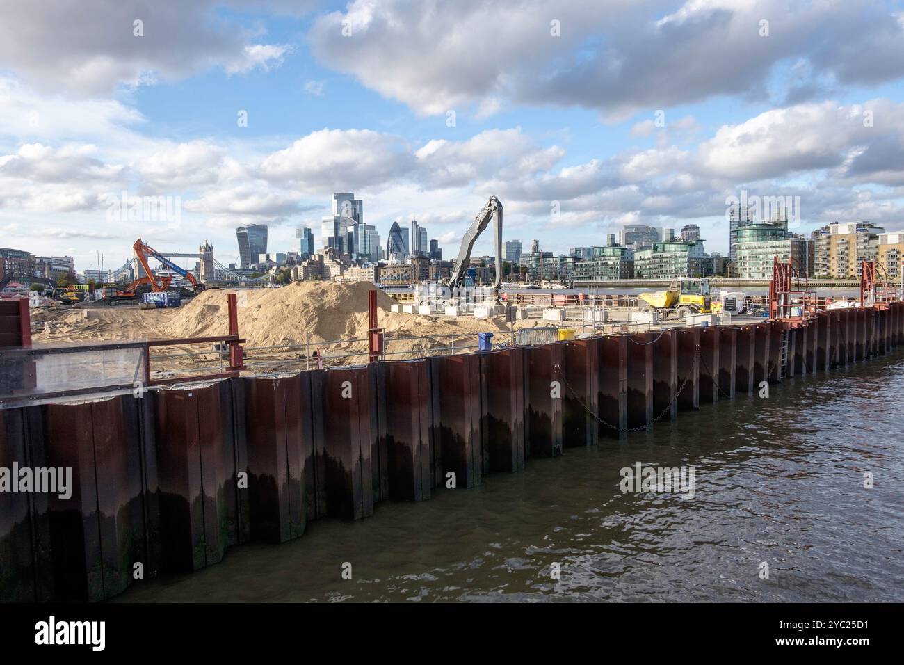 Construction de super égouts de la Tamise sur le site de Chambers Wharf, Bermondsey, Londres. ROYAUME-UNI Banque D'Images