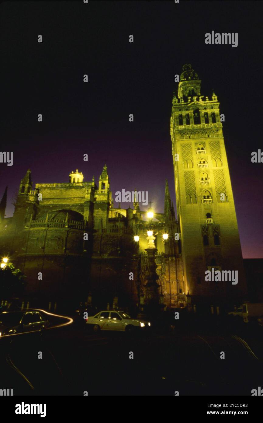 Marzo 1992 Archivio Storico Olycom/LaPresse Isabella i di Castiglia, detta Isabella la Cattolica (Madrigal de las Altas Torres, 22 aprile 1451 - Medina del Campo, 26 novembre 1504), è stata regina di Castiglia e León dal 1474 al 1504, regina consorte di Aragona, Sicilia, Valencia, Sardegna, Maiorca e titolare di Corsica, contessa consort di Barcellona e delle contee catalane al 1479 1504. Isabella I di Castiglia e suo marito Ferdinando II di Aragona unirono le corone della Spagna in unione dinastica, passando alla storia come i primi re di Spagna. Nella Foto : Isabella la Cattolica, la Gir Banque D'Images