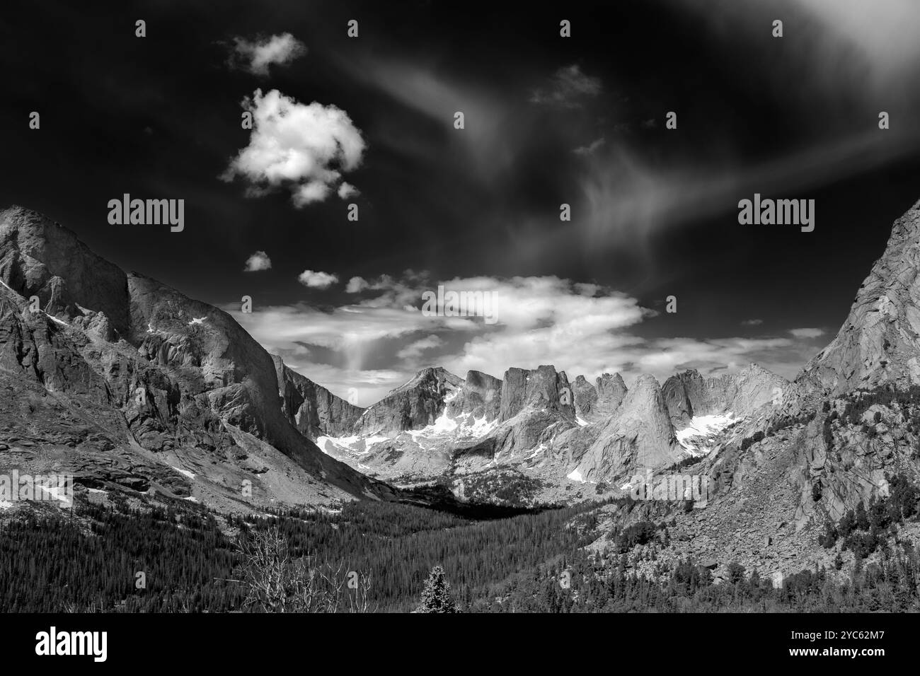 WY05703-00-BW..... WYOMING - le Cirque des Tours depuis le sentier Bear Lakes, Popo Agie Wilderness, Shoshone National Forest. Banque D'Images