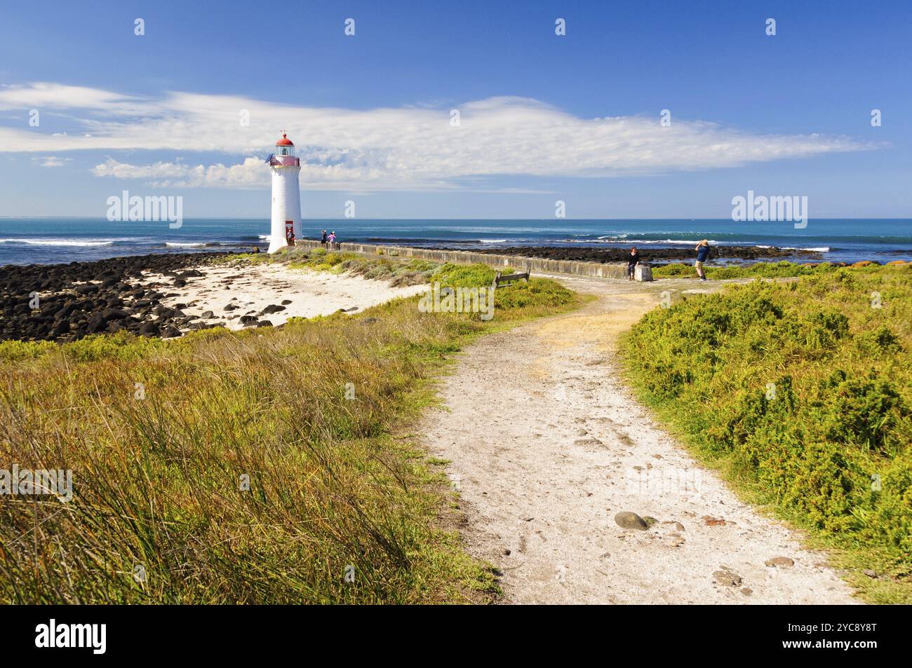 Ce phare sur Griffiths Island a été construit en 1859 et il est l'une des principales attractions touristiques de la région, Port Fairy, Victoria, Australie, Océa Banque D'Images